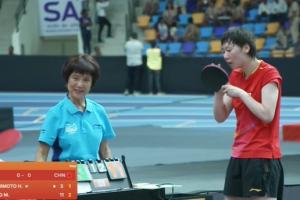 先下一城！女团决赛：王曼昱首盘3-1战胜桥本帆乃香，国乒1-0领先