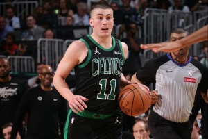 安芬尼-西蒙斯：曾与利拉德CJ搭档过 这对和普理查德磨合有帮助