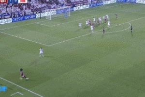 晋级在望！卡塔尔74分钟2-0领先阿联酋，米格尔破门疯狂庆祝