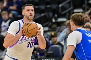 依然篮板痴汉！努尔基奇7中4得13分15板2助 三分球5中3