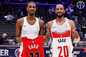 萨尔兄弟俩首次正式对决！哥哥贡献绝杀球 赛后开心交换球衣！