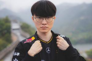 3⃣0⃣0⃣传奇选手Faker达成个人职业生涯在S赛的第300场比赛