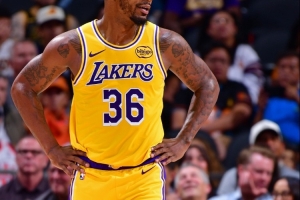 雷迪克：斯玛特在场上充满身体对抗 但20分钟至少应有1次出手机会