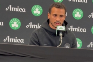 马祖拉谈安芬尼-西蒙斯：他必须理解每个攻防回合都要有对抗强度