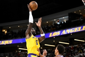 艾顿：今天我很努力&出了很多汗 这就是我想要的回家的感觉