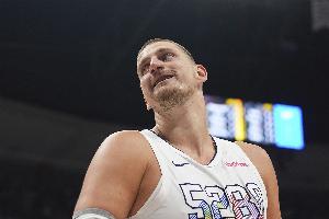 约基奇上赛季单赛季7次15+15+15追平大O 并列历史最多