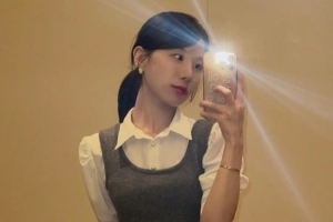 LCK主持志宣晒照：最近在北京~