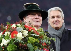 旧将：赫内斯为拜仁的人们付出一切 范加尔曾因换人在更衣室脱裤