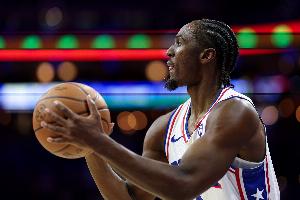 正负值+18全队最高！马克西出场30分钟 17中10拿到27分4板7助