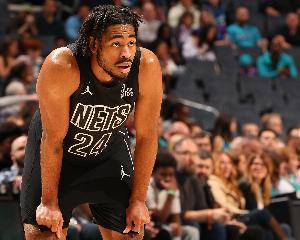 就靠罚球了！小托马斯9中2拿到15分 罚球13中11