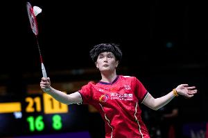 王祉怡鏖战三局力克队友韩悦，率先晋级法国羽毛球公开赛女单决赛