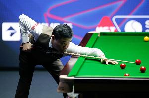 手感火热！丁俊晖6-1霍尔特晋级国锦赛32强，前两轮仅丢1局