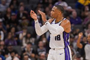 徐静雨：给足威少球权他仍是无所不能 不要求战绩他处处都是亮点