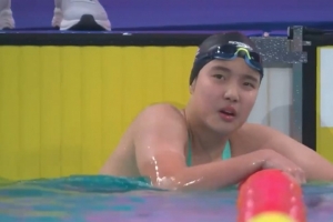 无敌小孩姐！于子迪全运会女子200米混合泳夺金，打破亚洲纪录！