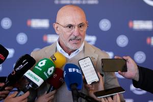 西班牙主帅:巴萨未提前告知亚马尔伤情令人震惊 执教生涯从未经历