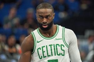 杰伦·布朗：有些回合没能防下来 今天的比赛并不是一个好例子