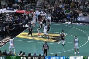 最佳新秀？！4号秀克尼佩尔突破甩开特纳 直接单臂战斧劈扣！