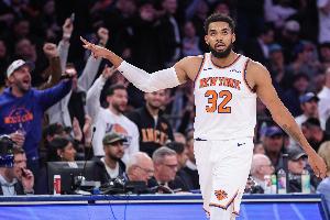 火力全开！唐斯26中13&三分14中6砍下39+11 上半场31分&正负值+13