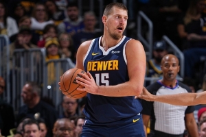 名嘴：约基奇现在打比赛就像训练 他擅长低位单打但并不沉迷