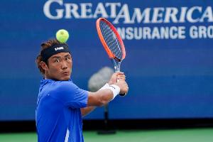 张之臻2-0力克尼敦坚赞，晋级全运会网球男单八强