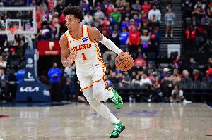 直捣黄龙！杰伦·约翰逊突破暴起双手砸扣