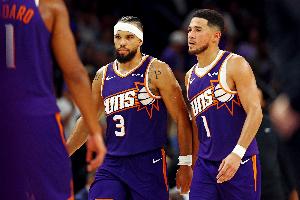 狄龙：仨裁判全部漏判？我们是不是该增加第四裁判了 谁管管这事