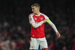 杀入世界杯！4.5万挪威球迷聚集庆祝，厄德高作为压轴嘉宾登场