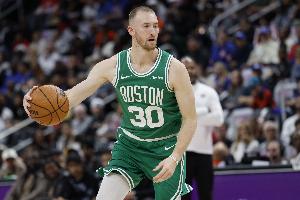 三分5中2！马祖拉：豪泽最近投篮有点低迷 防守&抢篮板表现得不错