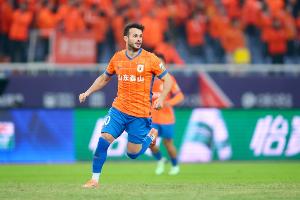 鲁媒：泰山队举行球迷开放日活动，瓦科谈判的大门并没有完全关闭