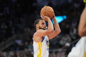 ‍里程碑！库里生涯得分超越文斯·卡特 升至历史第22！