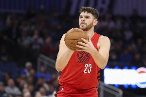 解说：克林根地位和球权没好多少 但靠拼劲抢机会值得小杨学习