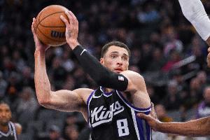 蒙克首发！拉文将替补出战今天的比赛 国王生涯首次打替补