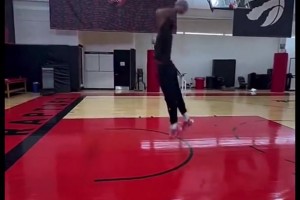 孔祥宇：作为一场季前赛，掘金和快船今天都打出了高水平