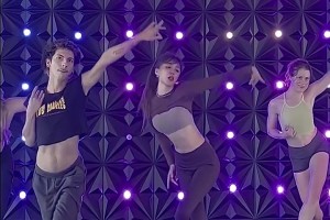 赞马布里帮网红说车的小宇圆梦 把卡特球衣给卡特本尊签名