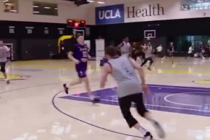 比卢普斯：中锋能大声交流沟通是非常重要的，杨瀚森在这方面还有很长的路要走！