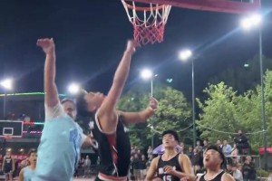 09和20湖人哪队更厉害？杨毅：都夺冠队伍 09湖人更高更准