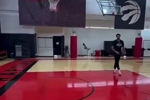 小卡盛赞大洛：我船终于有了个能投三分的大个子！不用让2米出头的球员顶内线了！