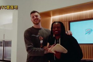 队记：杨瀚森不仅比赛像约基奇，向裁判抱怨的动作也像他！