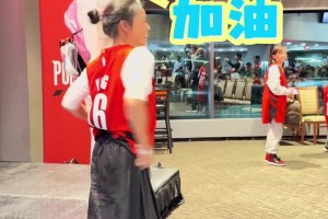 生活在波特兰的中国女博主珠姐跟杨瀚森合影了：全力以赴支持~