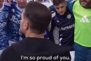 幽默！菲利克斯：这不是我的MVP奖杯吗？