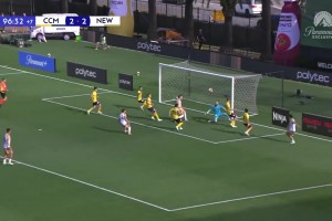 噩梦重现！洛里重现2018年世界杯决赛的失误丢球