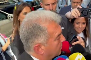 拉波尔塔昨天表示：让皇马说他们想说的吧，我们会去迈阿密比赛