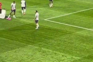 梦幻联动！巴萨与歌手黄老板的联名球衣拍摄花絮！