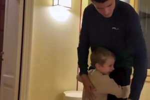 孙继海：目前为止都在尝试保护这个孩子，本可一招制敌但不断退防