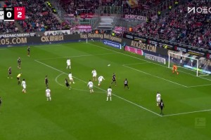 拜仁1-0领先门兴，基米希门前2连射破门