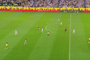 半场补时奥亚尔小角度破门，吉达联合再下一城