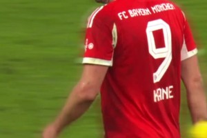 恨不得亲自去守门了！裁判视角看凯恩回撤到禁区边上防守！