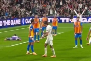 梅西连线开麦：巴拉巴拉别打岔，就想这么混过去？