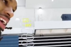 霸凌新秀？穆雷队内训练竟公然对霍姆斯拳打脚踢！