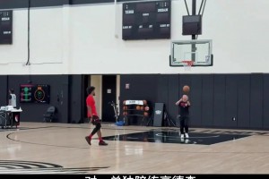 詹姆斯打趣库里：是你毁了整个联盟，现在每个人都在投三分